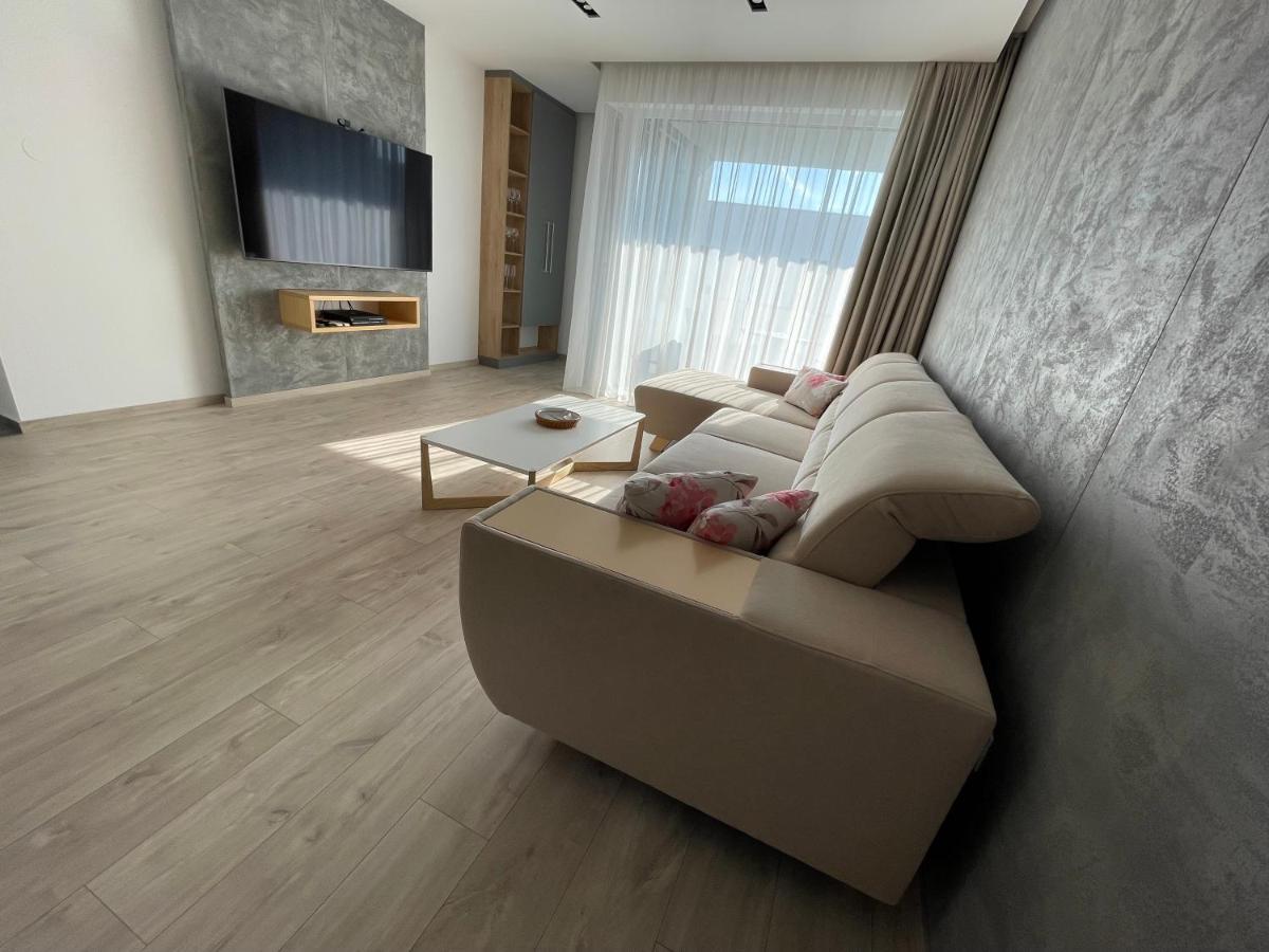 Greenbay Apartment With Free Parking Trencin Exterior photo