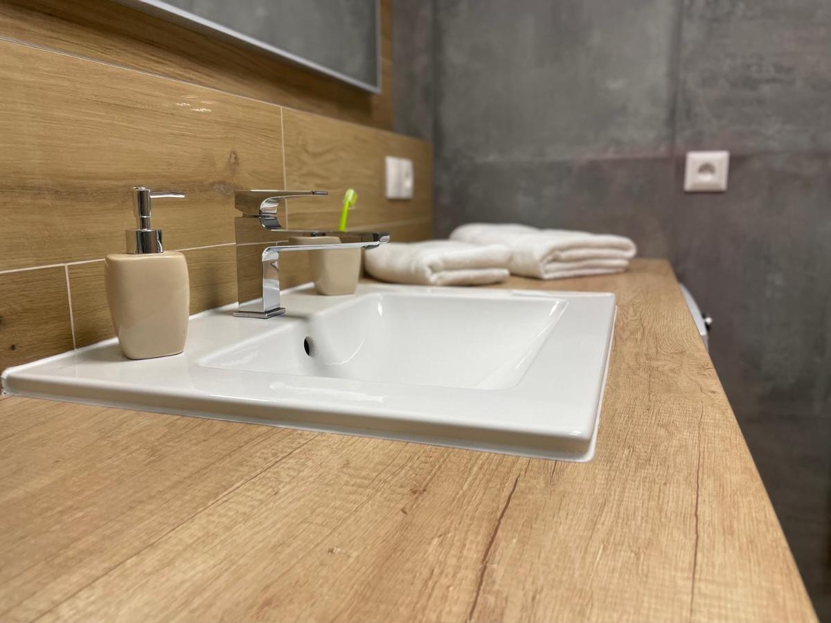 Greenbay Apartment With Free Parking Trencin Exterior photo