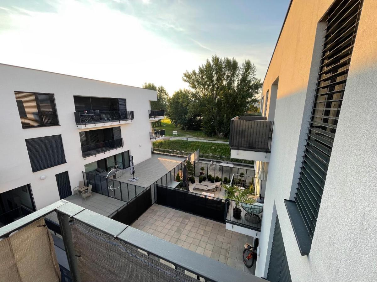 Greenbay Apartment With Free Parking Trencin Exterior photo